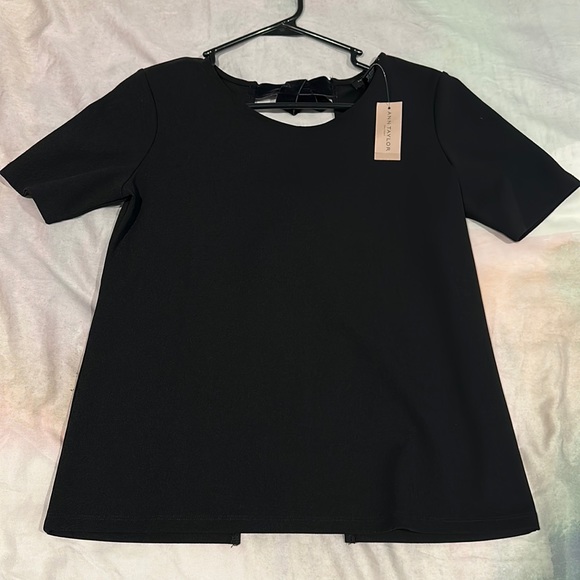 Black blouse (plain front, beautiful sequence and embroidery work on the back) - Picture 2 of 3